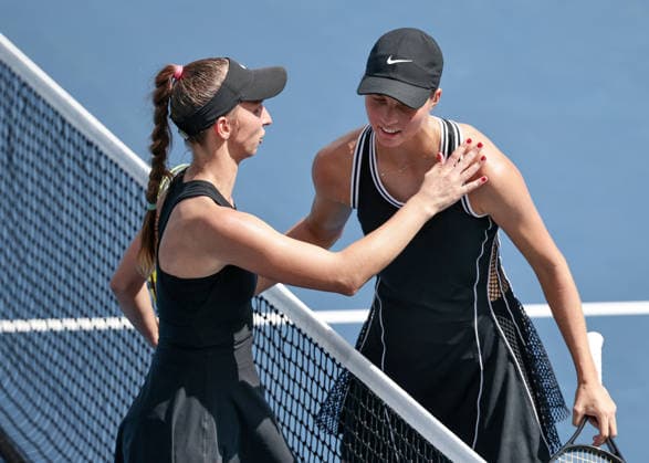 L-R. Tamara Korpatsch gratuliert der Siegerin Lilli Tagger (AUT), US Open Championships, Billie Jean King National Tennis Center, Flushing Meadows, New York, USA . Copyright: xJuergenxHasenkopfx