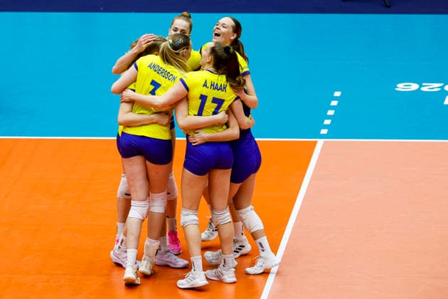 260831 Players of Sweden celebrates during the CEV EuroVolley 2026 round of 16 volleyball match between Czech Republic and Sweden on August 31, 2026 in Brno. Photo: Pavel Lebeda BILDBYRAN COP 18 XY0126 volleyboll volleyball womens euro volley championship round of 16 czechia - sweden bbeng jubel Copyright: PAVELxLEBEDA BB260831BB603