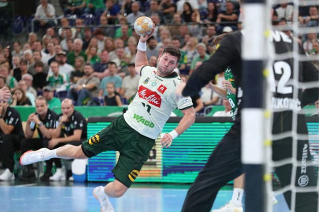 Handball, HBL2: SC DHfK Leipzig - GWD Minden; 31.08.2026 Mika Sajenev (21, GWD Minden) wirft. Handball, 2. Bundesliga, Saison 2026 2027, 1. Spieltag: SC DHfK Leipzig vs. GWD Minden am 31.08.2026 in der Quarterback Immobilien Arena Leipzig. Copyright: xBEAUTIFULxSPORTS JanxKaeferx