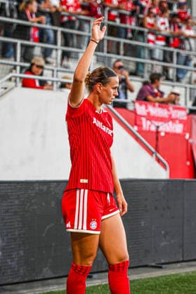 31.08.2026, München, Deutschland. Google Pixel Frauen-Bundesliga: FC Bayern München Frauen gegen 1. FSV Mainz 05 Frauen am FC Bayern Campus. Erstes Heimspiel des FC Bayern München in der Saison 2026 27. Klara Bühl (FC Bayern Frauen) *** August 31, 2026, Munich, Germany Google Pixel Women s Bundesliga: FC Bayern Munich Women vs. 1. FSV Mainz 05 Women at the FC Bayern Campus FC Bayern Munich s first home game of the 2026–27 season Klara Bühl, FC Bayern Women