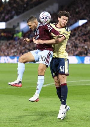 Aston Villa v Arsenal 31 August 2026, Aston - Premier League Football - Aston Villa v Arsenal - Emiliano Buendia of Aston Villa and Declan Rice of Arsenal - Photo: Charlotte Wilson Offside. Aston UK Copyright: xCharlottexWilsonx xOffsidexOffside