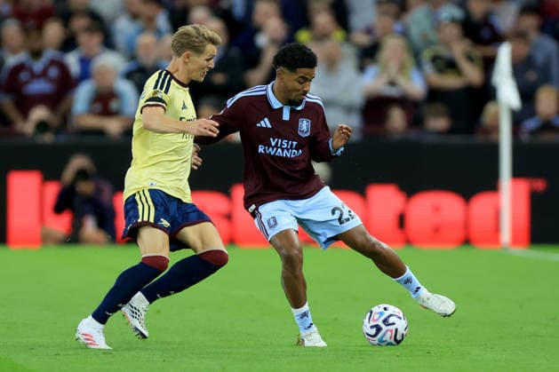 Aston Villa FC v Arsenal FC - Premier League 2026 27 Martin Odegaard of Arsenal and Ian Maatsen of Aston Villa challenge during the Premier League 2026 27 match between Aston Villa FC and Arsenal FC at Villa Park on August 31, 2026 in Birmingham, England. WARNING! This Photograph May Only Be Used For Newspaper And Or Magazine Editorial Purposes. May Not Be Used For Publications Involving 1 player, 1 Club Or 1 Competition Without Written Authorisation From Football DataCo Ltd. For Any Queries, Please Contact Football DataCo Ltd on +44 (0) 207 864 9121 Birmingham Villa Park England United Kingdom Copyright: xAllstarxPicturexLibraryxLtdx