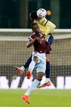 Birmingham, England, 31st August 2026. Gabriel of Arsenal challenged by Nicolas Jackson of Aston Villa during the Aston Villa vs Arsenal Premier League match at Villa Park, Birmingham. Picture credit should read: Andrew Yates Sportimage EDITORIAL USE ONLY. No use with unauthorised audio, video, data, fixture lists, club league logos or live services. Online in-match use limited to 120 images, no video emulation. No use in betting, games or single club league player publications. SPI_024_AY_Villa_Arsenal SPI-4946-0024