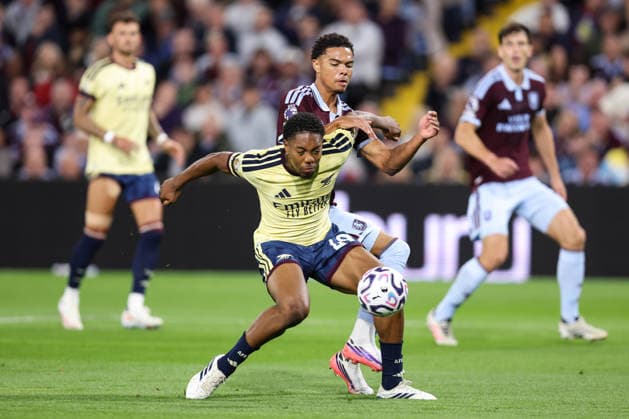 Aston Villa v Arsenal 31 August 2026, Aston - Premier League Football - Aston Villa v Arsenal - Myles Lewis-Skelly of Arsenal and Boubacar Kamara of Aston Villa - Photo: Charlotte Wilson Offside. Aston UK Copyright: xCharlottexWilsonx xOffsidexOffside
