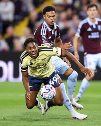 Aston Villa v Arsenal 31 August 2026, Aston - Premier League Football - Aston Villa v Arsenal - Myles Lewis-Skelly of Arsenal and Boubacar Kamara of Aston Villa - Photo: Charlotte Wilson Offside. Aston UK Copyright: xCharlottexWilsonx xOffsidexOffside