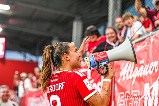 31.08.2026, München, Deutschland. Google Pixel Frauen-Bundesliga: FC Bayern München Frauen gegen 1. FSV Mainz 05 Frauen am FC Bayern Campus. Erstes Heimspiel des FC Bayern München in der Saison 2026 27. Lena Oberdorf (FC Bayern Frauen) *** August 31, 2026, Munich, Germany Google Pixel Women s Bundesliga: FC Bayern Munich Women vs. 1. FSV Mainz 05 Women at the FC Bayern Campus FC Bayern Munich s first home game of the 2026–27 season Lena Oberdorf FC Bayern Women