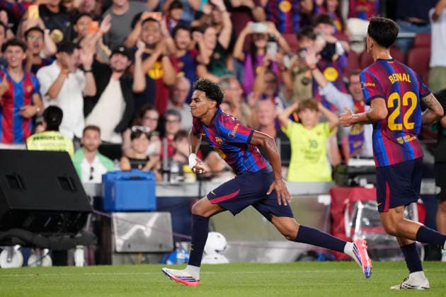 FC Barcelona, Barca v Rayo Vallecano de Madrid - LaLiga EA Sports 2026 27 Lamine Yamal right winger of Barcelona and Spain celebrates after scoring his sides first goal during the LaLiga EA Sports 2026 27 match between FC Barcelona and Rayo Vallecano de Madrid at Spotify Camp Nou on August 31, 2026 in Barcelona, Spain. Barcelona Spain  Copyright: xJosexBretonx originalFilename:bretonhernandez-fcbarcel260831_nptyL.jpg