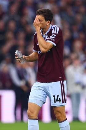 Pau Torres of Aston Villa looks dejected during the game Aston Villa v Arsenal, Premier League Football, Football, Villa Park, Birmingham, UK - 31 Aug 2026Birmingham Villa Park United Kingdom EDITORIAL USE ONLY No use with unauthorised audio, video, data, fixture lists, club league logos or live services. Online in-match use limited to 120 images, no video emulation. No use in betting, games or single club league player publications. Copyright: xPaulxCurrie Shutterstockx 17126356am
