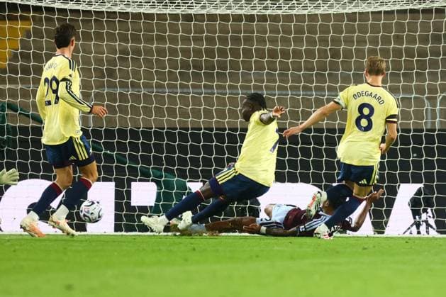 Bukayo Saka of Arsenal scores to make it 0-1 Aston Villa v Arsenal, Premier League Football, Football, Villa Park, Birmingham, UK - 31 Aug 2026Birmingham Villa Park United Kingdom EDITORIAL USE ONLY No use with unauthorised audio, video, data, fixture lists, club league logos or live services. Online in-match use limited to 120 images, no video emulation. No use in betting, games or single club league player publications. Copyright: xPaulxCurrie Shutterstockx 17126356av