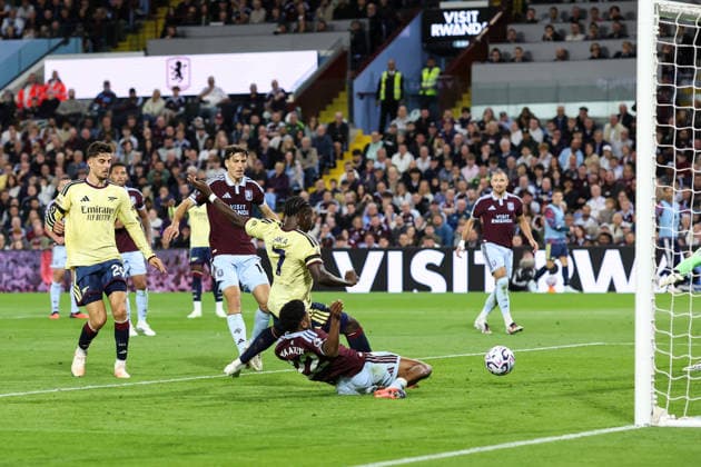 Aston Villa v Arsenal 31 August 2026, Aston - Premier League Football - Aston Villa v Arsenal - Bukayo Saka of Arsenal scores their first goal - Photo: Charlotte Wilson Offside. Aston UK Copyright: xCharlottexWilsonx xOffsidexOffside