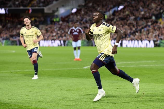 Aston Villa v Arsenal 31 August 2026, Aston - Premier League Football - Aston Villa v Arsenal - Bukayo Saka of Arsenal celebrates their first goal alongside his team mates - Photo: Charlotte Wilson Offside. Aston UK Copyright: xCharlottexWilsonx xOffsidexOffside