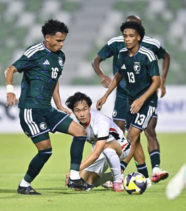Saudi Arabia V Hong Kong, China - AFC U20 Asian Cup China 2027 Qualifiers Talal Ibrahim S Harthi (L) of Saudi Arabia and Cheung Yiu Hin of Hong Kong, China compete during the AFC U20 Asian Cup China 2027 Qualifiers match between Saudi Arabia V Hong Kong, China at Hamad Bin Khalifa Stadium in Doha, Qatar, on August 31, 2026. DOHA Qatar Copyright: xNOUSHADx