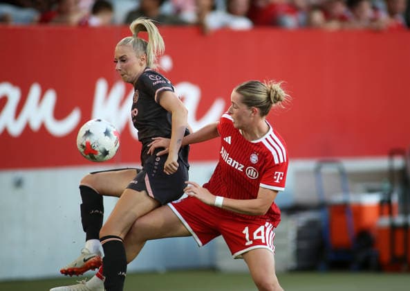 Fussball, Frauen, Google Pixel Frauen Bundesliga, 2.Spieltag, Saison 2026 2027, FC Bayern München - 1.FSV Mainz 05, Campus Chiara Bouziane (1. FSV Mainz 05) (li.) mit Alara Sehitler (FC Bayern München) (re.) im Zweikampf um den Ball *** Soccer, Women, Google Pixel Women s Bundesliga, Matchday 2, 2026–2027 Season, FC Bayern Munich 1 vs. FSV Mainz 05, Campus Chiara Bouziane (1, FSV Mainz 05, left) and Alara Sehitler (FC Bayern Munich, right) battling for the ball