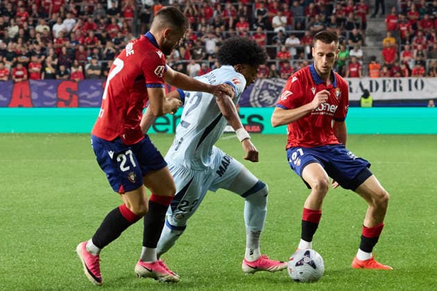 LaLiga EASports 2026 27 CA Osasuna v Getafe CF Inigo Arguibide (27. OSA), Johan Mojica (22. GET) and Jonathan Dubasin (21. OSA) during the LaLiga EA Sports match between CA Osasuna and Getafe CF played at El Sadar in Pamplona. Credit: Inigo Alzugaray Agencia LOF Pamplona