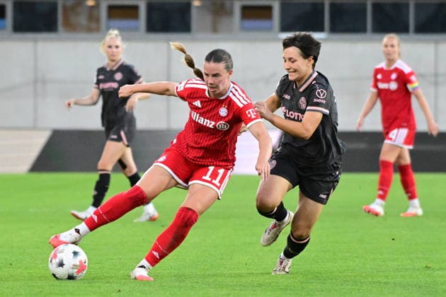 Frauenfußball - Zweikampf zwischen MATTNER-TREMBLEAU Sarah und JUNOLD Emma bei dem Google Pixel Frauenfußball-Bundesligaspiel des FC Bayern München gegen den 1. FSV Mainz 05 am 31.08.2026, Deutschland, Bayern München FC Bayern Campus Bayern Deutschland *** Women s Soccer: A tackle between Sarah Mattner Trembleau and Emma Junold during the Google Pixel Women s Soccer Bundesliga match between FC Bayern Munich and 1. FSV Mainz 05 on August 31, 2026, in Munich, Bavaria, Germany, at the FC Bayern Campus, Bavaria, Germany