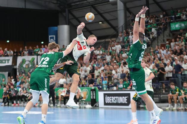 Handball, HBL2: SC DHfK Leipzig - GWD Minden; 31.08.2026 Karolis Antanavicius (8, GWD Minden) wird beim Wurf gestört. Handball, 2. Bundesliga, Saison 2026 2027, 1. Spieltag: SC DHfK Leipzig vs. GWD Minden am 31.08.2026 in der Quarterback Immobilien Arena Leipzig. Copyright: xBEAUTIFULxSPORTS JanxKaeferx