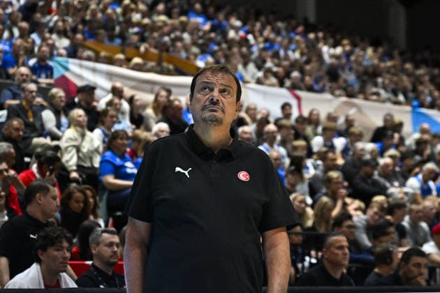 Iceland v Turkiye - FIBA Basketball World Cup 2027 European Qualifiers REYKJAVIK, ICELAND - AUGUST 31: Turkiye head coach Ergin Ataman watches from the sidelines during the FIBA Basketball World Cup 2027 European Qualifiers Second Round Group J match between Iceland and Turkiye at Laugardalsholl in Reykjavik, Iceland, on August 31, 2026. Muhammed Enes Yildirim Anadolu Reykjavik Iceland. Editorial use only. Please get in touch for any other usage.  Copyright: x2026xAnadoluxMuhammedxEnesxYildirimx