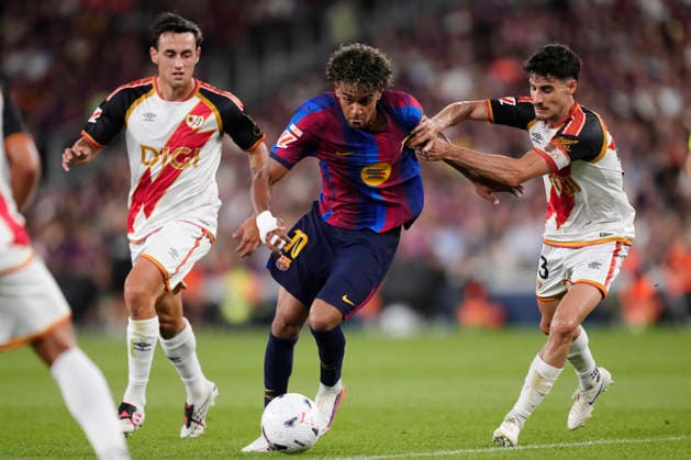 FC Barcelona, Barca v Rayo Vallecano de Madrid - LaLiga EA Sports 2026 27 Lamine Yamal right winger of Barcelona and Spain surrounded by RayoÂ s players during the LaLiga EA Sports 2026 27 match between FC Barcelona and Rayo Vallecano de Madrid at Spotify Camp Nou on August 31, 2026 in Barcelona, Spain. Barcelona Spain  Copyright: xJosexBretonx originalFilename:bretonhernandez-fcbarcel260831_npGwb.jpg