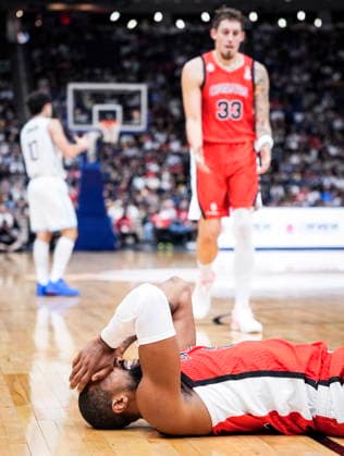 August 31, 2026, Quebec City, Pq, Canada: Canada s Khem Birch (92) reacts after missing a dunk against Argentina during their FIBA world cup qualification action in Quebec City, Monday, Aug.Ã‚ 31, 2026. Khem Birch (92)  - ZUMAc35_ 20260831_zaf_c35_083 Copyright: xMathieuxBelangerx