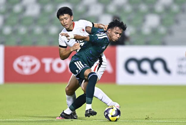 Saudi Arabia Vs Hong Kong, China in Doha - 31 Aug 2026 Elyas Shaikh (R) of Saudi Arabia and Jing Yung Chun (L) of Hong Kong, China seen in action during the AFC U20 Asian Cup China 2027 Qualifiers match between Saudi Arabia and Hong Kong, China at Hamad Bin Khalifa Stadium. Final score; Saudi Arabia 2 : 0 Hong Kong, China. Doha Qatar Copyright: xNoushadxVariyattiyakkalx xSOPAxImagesx NVRITYAKAL 13-31-08-26