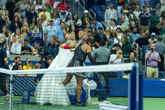 2026 US Open - Day 2 NEW YORK, NEW YORK - AUGUST 31: Naomi Osaka of Japan removes her dress for her match against Anastasia Zakharova during the 2026 US Open - Day 2 at USTA Billie Jean King National Tennis Center on August 31, 2026 in New York, New York. New York USTA Billie Jean King National Tennis Center New York United States Copyright: xSusanxMullane ISIxPhotosx 9747
