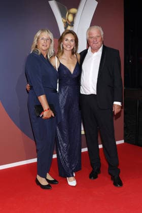 Julia Taubitz und ihre Mutter Simone Taubitz und Vater Thomas Taubitz bei der Verleihung vom Bild Award am 31.08.2026 in Hamburg Julia Taubitz and her mom Simone Taubitz and her father Thomas Taubitz attends the Sport Bild Award ceremony on August 31, 2026 in Hamburg, Germany Sport Bild Award 2026 in Hamburg