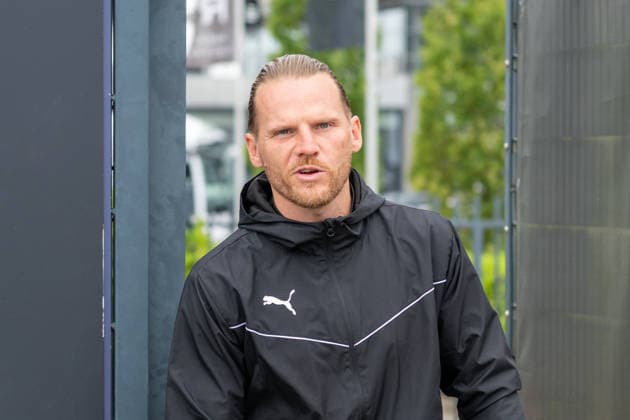 Eugen Polanski (Borussia Moenchengladbach, Trainer) kommt auf den Trainingsplatz. Oeffentliches Training Borussia Moenchengladbach, Fussball, Bundesliga, Saison 2026 2027, 01.09.2026 oeffentliches Training Borussia Moenchengladbach, Fussball, Bundesliga, Saison 2026 2027, 01.09.2026 Moenchengladbach *** Eugen Polanski, Borussia Mönchengladbach coach, arrives at the training field. Borussia Mönchengladbach public training session, soccer, Bundesliga, 2026–2027 season, September 1, 2026, Borussia Mönchengladbach public training session, soccer, Bundesliga, 2026–2027 season, September 1, 2026, Mönchengladbach Copyright: xEibner-Pressefoto ThomasxHaeslerx EP_THR