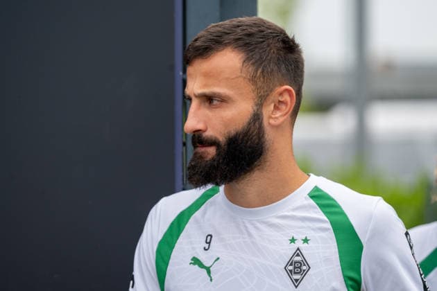 Franck Honorat (Borussia Moenchengladbach, 09) kommt auf den Platz. Oeffentliches Training Borussia Moenchengladbach, Fussball, Bundesliga, Saison 2026 2027, 01.09.2026 oeffentliches Training Borussia Moenchengladbach, Fussball, Bundesliga, Saison 2026 2027, 01.09.2026 Moenchengladbach *** Franck Honorat, Borussia Mönchengladbach, takes the field on September 9. Borussia Mönchengladbach Open Practice, Soccer, Bundesliga, 2026–2027 Season, September 1, 2026, Borussia Mönchengladbach public training session, soccer, Bundesliga, 2026–2027 season, September 1, 2026, Mönchengladbach Copyright: xEibner-Pressefoto ThomasxHaeslerx EP_THR