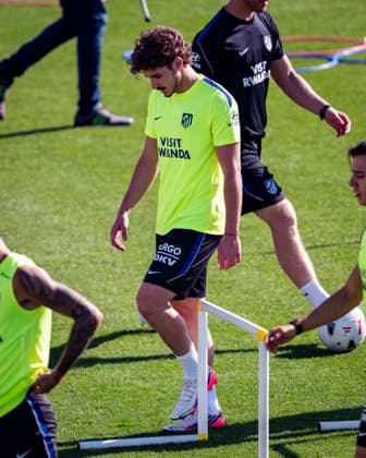 Atletico de Madrid Training Session Julian Alvarez of Atletico de Madrid is seen training with his teammates during the training session at Atletico de Madrid Training Complex in Madrid, Spain, on September 01, 2026. Madrid Atletico de Madrid Training Complex Madrid Spain Copyright: xAlbertoxGardinx AGardin_20260901_Foot_Atl_Tra_000045
