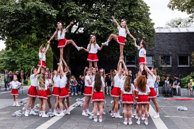 FC Köln Zootag; 01.09.2026 KÖLN, DEUTSCHLAND - SEPTEMBER 01: Die Kinder-Cheerleader des 1. FC Köln eröffnen den Tag mit einer Showeinlage während dem FC Zootag am 01. September 2026 im Kölner Zoo, Köln. Copyright: xBEAUTIFULxSPORTS Wunderlx