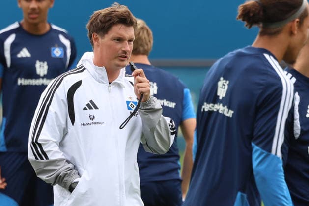 01.09.2026, xrekx, Fussball 1.Bundesliga, Hamburger SV - Training v.l. Merlin Polzin Trainer (Hamburger SV) Hamburg *** September 1, 2026, xrekx, Soccer, Bundesliga 1, Hamburger SV Training, featuring Merlin Polzin, Coach of Hamburger SV, Hamburg