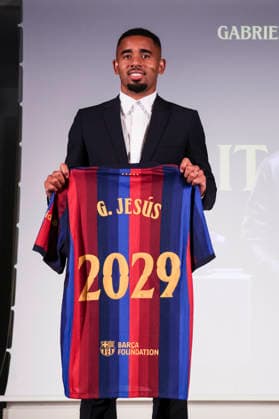 September 1, 2026, Barcelona, Barcelona, SPAIN: Gabriel Jesus poses with an FC Barcelona, Barca shirt during his presentation as new player of FC Barcelona at Commercial Office on September 01, 2026 in Barcelona, Spain. Barcelona SPAIN - ZUMAa181 20260901_zaa_a181_015 Copyright: xJavierxBorregox
