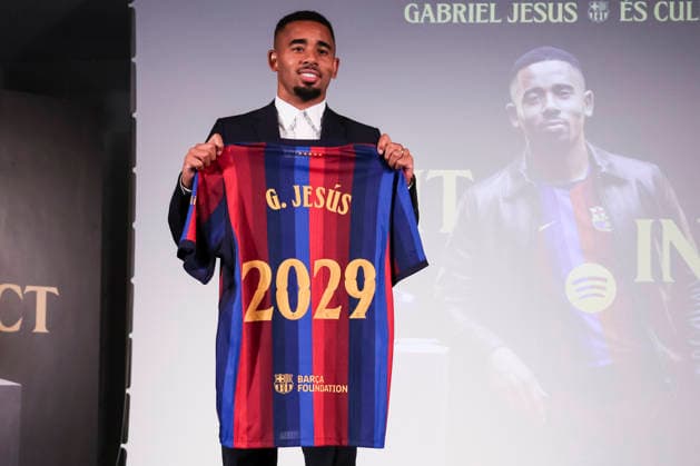 September 1, 2026, Barcelona, Barcelona, SPAIN: Gabriel Jesus poses with an FC Barcelona, Barca shirt during his presentation as new player of FC Barcelona at Commercial Office on September 01, 2026 in Barcelona, Spain. Gabriel Jesus Presentation As New Player Of FC Barcelona  - ZUMAa181 20260901_zaa_a181_006 Copyright: xJavierxBorregox
