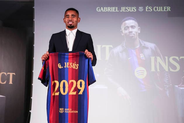 September 1, 2026, Barcelona, Barcelona, SPAIN: Gabriel Jesus poses with an FC Barcelona, Barca shirt during his presentation as new player of FC Barcelona at Commercial Office on September 01, 2026 in Barcelona, Spain. Gabriel Jesus Presentation As New Player Of FC Barcelona  - ZUMAa181 20260901_zaa_a181_020 Copyright: xJavierxBorregox