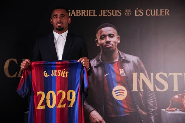 September 1, 2026, Barcelona, Barcelona, SPAIN: Gabriel Jesus poses with an FC Barcelona, Barca shirt during his presentation as new player of FC Barcelona at Commercial Office on September 01, 2026 in Barcelona, Spain. Barcelona SPAIN - ZUMAa181 20260901_zaa_a181_017 Copyright: xJavierxBorregox