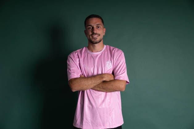 01.09.2026, GER, Fussball, Herren, FC Augsburg, Bundesliga, Unterschrift, FCA, Arijon Ibrahimovic, FCA-Neuzugang Arijon Ibrahimovic Augsburg *** September 1, 2026, GER, Soccer, Men s, FC Augsburg, Bundesliga, Signing, FCA, Arijon Ibrahimovic, FCA New Signing Arijon Ibrahimovic Augsburg