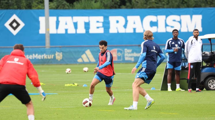 01.09.2026, xrekx, Fussball 1.Bundesliga, Hamburger SV - Training v.l. Zakaria El Ouahdi (Hamburger SV) Hamburg *** September 1, 2026, xrekx, Soccer, Bundesliga 1, Hamburger SV Training: Zakaria El Ouahdi, Hamburger SV, Hamburg