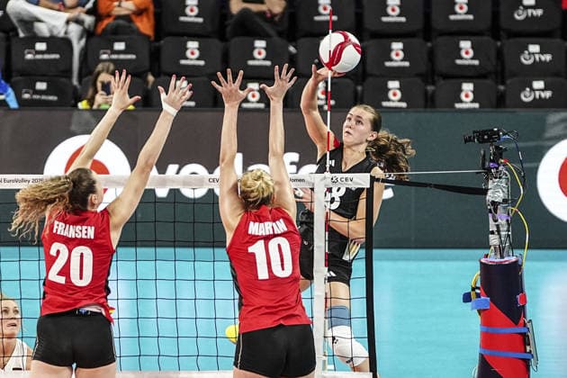 Belgium v Germany - CEV EuroVolley 2026 ISTANBUL, TURKIYE - SEPTEMBER 01: Pauline Martin (10) of Belgium in action against Leana Grozer (R) of Germany during the 2026 CEV Women s European Volleyball Championship Round of 16 match between Belgium and Germany at the Sinan Erdem Dome in Istanbul, Turkiye, on September 01, 2026. Agit Erdi Ulukaya Anadolu Istanbul Turkey. Editorial use only. Please get in touch for any other usage.  Copyright: x2026xAnadoluxAgitxErdixUlukayax