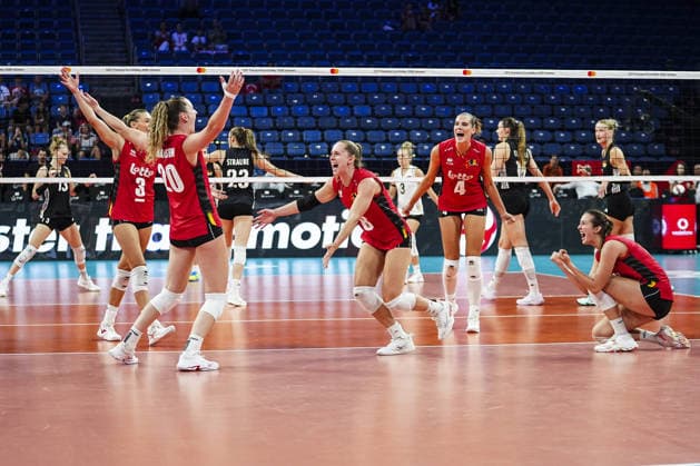 Belgium v Germany - CEV EuroVolley 2026 ISTANBUL, TURKIYE - SEPTEMBER 01: Players of Belgium celebrate after a position during the 2026 CEV Women s European Volleyball Championship Round of 16 match between Belgium and Germany at the Sinan Erdem Dome in Istanbul, Turkiye, on September 01, 2026. Agit Erdi Ulukaya Anadolu Istanbul Turkey. Editorial use only. Please get in touch for any other usage.  Copyright: x2026xAnadoluxAgitxErdixUlukayax