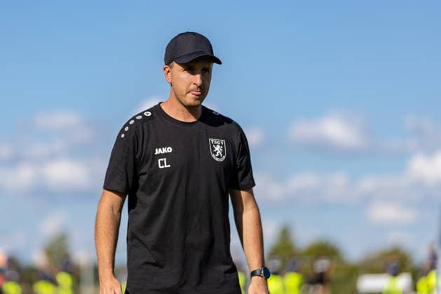 Chris Loser (TSGV Waldstetten, Co-Trainer) Freisteller Mimik Gestik Zunge raus, GER, TSGV Waldstetten vs. SV Kickers Stuttgart, Fussball, Verbandspokal, DB Regio-wfv-Pokal, Herren, Achtelfinale, Spielzeit 2026 2027, 01.09.2026, DFL DFB REGULATIONS PROHIBIT ANY USE OF PHOTOGRAPHS AS IMAGE SEQUENCES AND OR QUASI-VIDEO, GER, TSGV Waldstetten vs. SV Kickers Stuttgart, Fussball, Verbandspokal, DB Regio-wfv-Pokal, Herren, Achtelfinale, Spielzeit 2026 2027, 01.09.2026 Waldstetten Copyright: xEibner-Pressefoto JanixPlessx EP_JPL