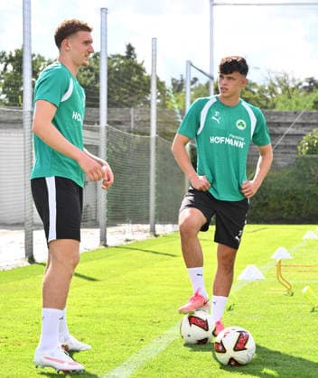 01.09.2026 - Fussball - 2. Bundesliga - Saison 2026 2027 - SpVgg Greuther Fürth Fuerth ( Kleeblatt ) - Training - - xwoxzix - Elias Benkara (4, SpVgg Greuther Fürth ) Faton Ademi (37, SpVgg Greuther Fürth ) *** September 1, 2026 Soccer 2. Bundesliga 2026–2027 Season SpVgg Greuther Fürth Fürth Kleeblatt Practice xwoxzix Elias Benkara 4, SpVgg Greuther Fürth Faton Ademi 37, SpVgg Greuther Fürth