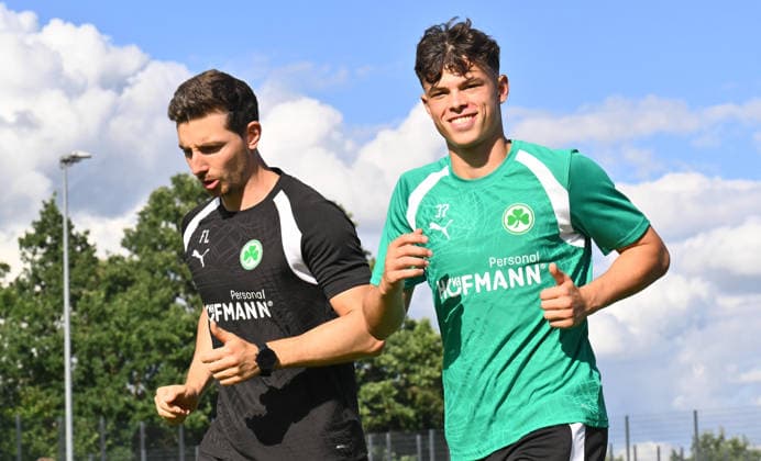 01.09.2026 - Fussball - 2. Bundesliga - Saison 2026 2027 - SpVgg Greuther Fürth Fuerth ( Kleeblatt ) - Training - - xwoxzix - Florian Leimeister (Athletik-Trainer SpVgg Greuther Fürth) Faton Ademi (37, SpVgg Greuther Fürth ) *** September 1, 2026 Soccer 2. Bundesliga 2026–2027 Season SpVgg Greuther Fürth (Füroth Kleeblatt) Training xwoxzix Florian Leimeister, Strength and Conditioning Coach, SpVgg Greuther Fürth Faton Ademi 37, SpVgg Greuther Fürth