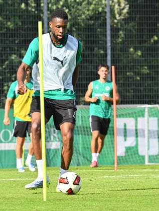 01.09.2026 - Fussball - 2. Bundesliga - Saison 2026 2027 - SpVgg Greuther Fürth Fuerth ( Kleeblatt ) - Training - - xwoxzix - Jordan Siebatcheu (9, SpVgg Greuther Fürth ) *** September 1, 2026 Soccer 2. Bundesliga 2026–2027 Season SpVgg Greuther Fürth Fürth Kleeblatt Training xwoxzix Jordan Siebatcheu 9, SpVgg Greuther Fürth