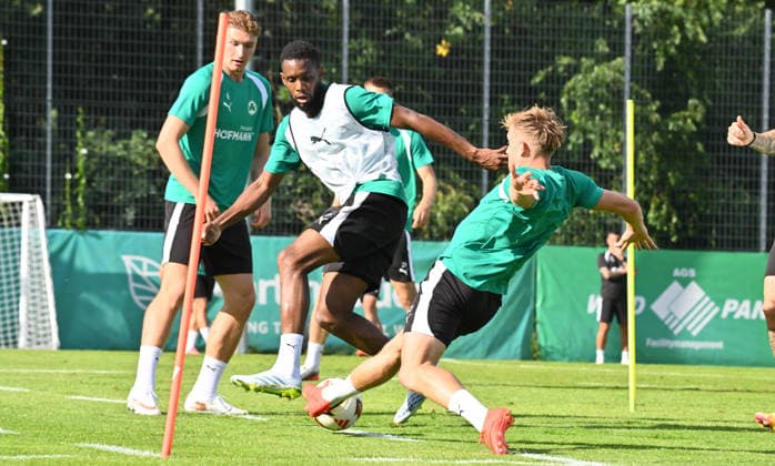 01.09.2026 - Fussball - 2. Bundesliga - Saison 2026 2027 - SpVgg Greuther Fürth Fuerth ( Kleeblatt ) - Training - - xwoxzix - Elias Benkara (4, SpVgg Greuther Fürth ) Jordan Siebatcheu (9, SpVgg Greuther Fürth ) Jannik Dehm ( 23, SpVgg Greuther Fürth ) *** September 1, 2026 Soccer 2. Bundesliga 2026–2027 Season SpVgg Greuther Fürth (Füroth Kleeblatt) Training xwoxzix Elias Benkara 4, SpVgg Greuther Fürth Jordan Siebatcheu 9, SpVgg Greuther Fürth Jannik Dehm 23, SpVgg Greuther Fürth