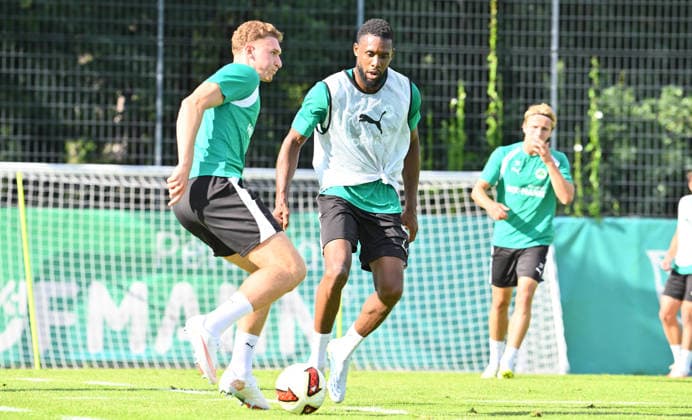 01.09.2026 - Fussball - 2. Bundesliga - Saison 2026 2027 - SpVgg Greuther Fürth Fuerth ( Kleeblatt ) - Training - - xwoxzix - Elias Benkara (4, SpVgg Greuther Fürth ) Jordan Siebatcheu (9, SpVgg Greuther Fürth ) *** September 1, 2026 Soccer 2. Bundesliga 2026–2027 Season SpVgg Greuther Fürth Fürth Kleeblatt Practice xwoxzix Elias Benkara 4, SpVgg Greuther Fürth Jordan Siebatcheu 9, SpVgg Greuther Fürth