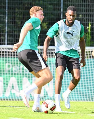 01.09.2026 - Fussball - 2. Bundesliga - Saison 2026 2027 - SpVgg Greuther Fürth Fuerth ( Kleeblatt ) - Training - - xwoxzix - Elias Benkara (4, SpVgg Greuther Fürth ) Jordan Siebatcheu (9, SpVgg Greuther Fürth ) *** September 1, 2026 Soccer 2. Bundesliga 2026–2027 Season SpVgg Greuther Fürth Fürth Kleeblatt Practice xwoxzix Elias Benkara 4, SpVgg Greuther Fürth Jordan Siebatcheu 9, SpVgg Greuther Fürth