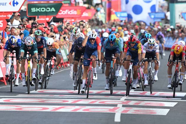 01-09-2026 Vuelta A Espana; Tappa 10 Alcaraz - Elche De La Sierra; 2026, Groupama - Fdj United; 2026, Visma - Lease A Bike; 2026, Lidl - Trek; Tronchon, Bastien; Van Aert, Wout; Nys, Thibau; Elche De La Sierra; 