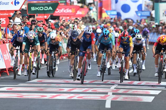 01-09-2026 Vuelta A Espana; Tappa 10 Alcaraz - Elche De La Sierra; 2026, Groupama - Fdj United; 2026, Visma - Lease A Bike; Tronchon, Bastien; Van Aert, Wout; Elche De La Sierra; 