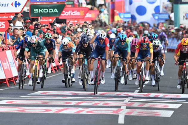 01-09-2026 Vuelta A Espana; Tappa 10 Alcaraz - Elche De La Sierra; 2026, Groupama - Fdj United; 2026, Visma - Lease A Bike; Tronchon, Bastien; Van Aert, Wout; Elche De La Sierra; 