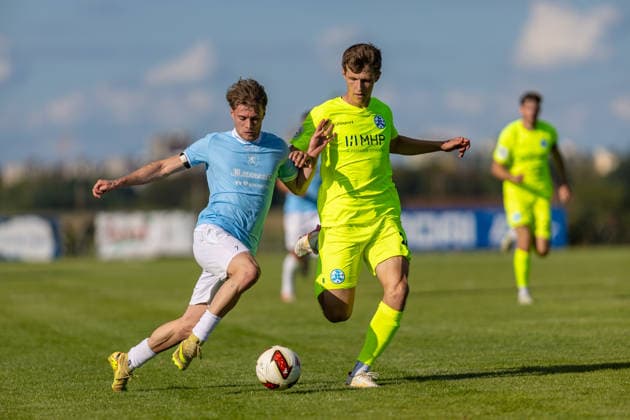 Zweikampf Max Dudium (TSGV Waldstetten, 07) Vincent Schwab (SV Kickers Stuttgart, 24), GER, TSGV Waldstetten vs. SV Kickers Stuttgart, Fussball, Verbandspokal, DB Regio-wfv-Pokal, Herren, Achtelfinale, Spielzeit 2026 2027, 01.09.2026, DFL DFB REGULATIONS PROHIBIT ANY USE OF PHOTOGRAPHS AS IMAGE SEQUENCES AND OR QUASI-VIDEO, GER, TSGV Waldstetten vs. SV Kickers Stuttgart, Fussball, Verbandspokal, DB Regio-wfv-Pokal, Herren, Achtelfinale, Spielzeit 2026 2027, 01.09.2026 Waldstetten Copyright: xEibner-Pressefoto JanixPlessx EP_JPL